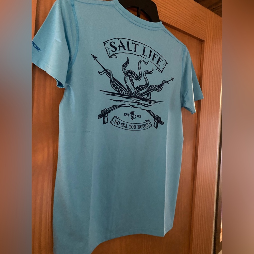 Salt Life Boy’s Short Sleeve Octo Spears Graphic SLX (Drifit) Shirt NWT Size M